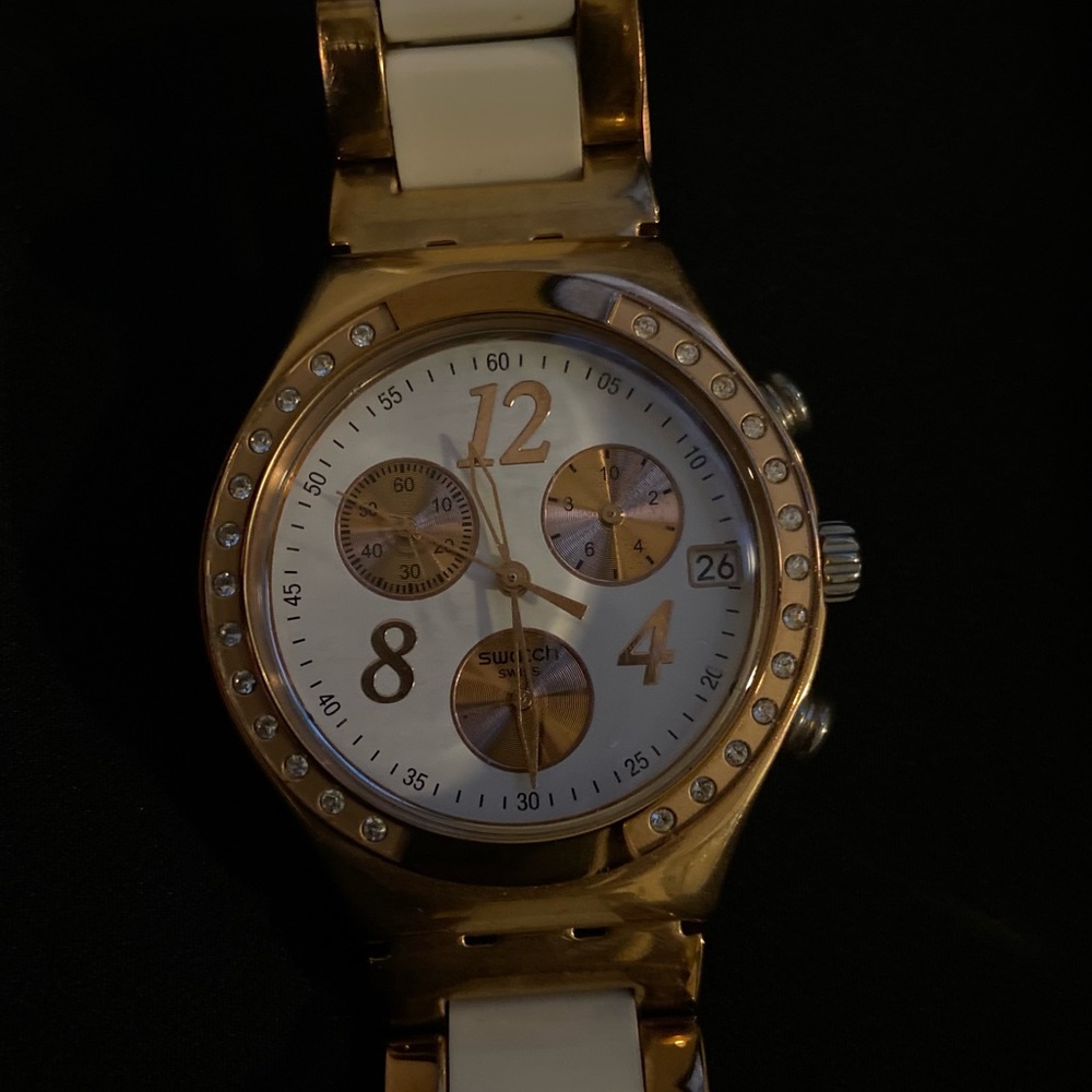 Rose gold and white swatch